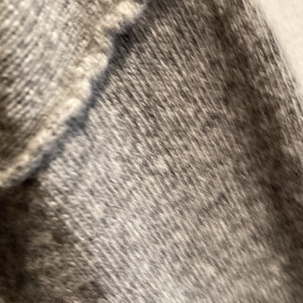 053. WOOL SWEATER - Picture 4 of 4